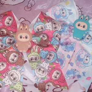 NWT Adorable Set Of 2 Hair Clip Bows Brown&Blue Cute Cartoon Character